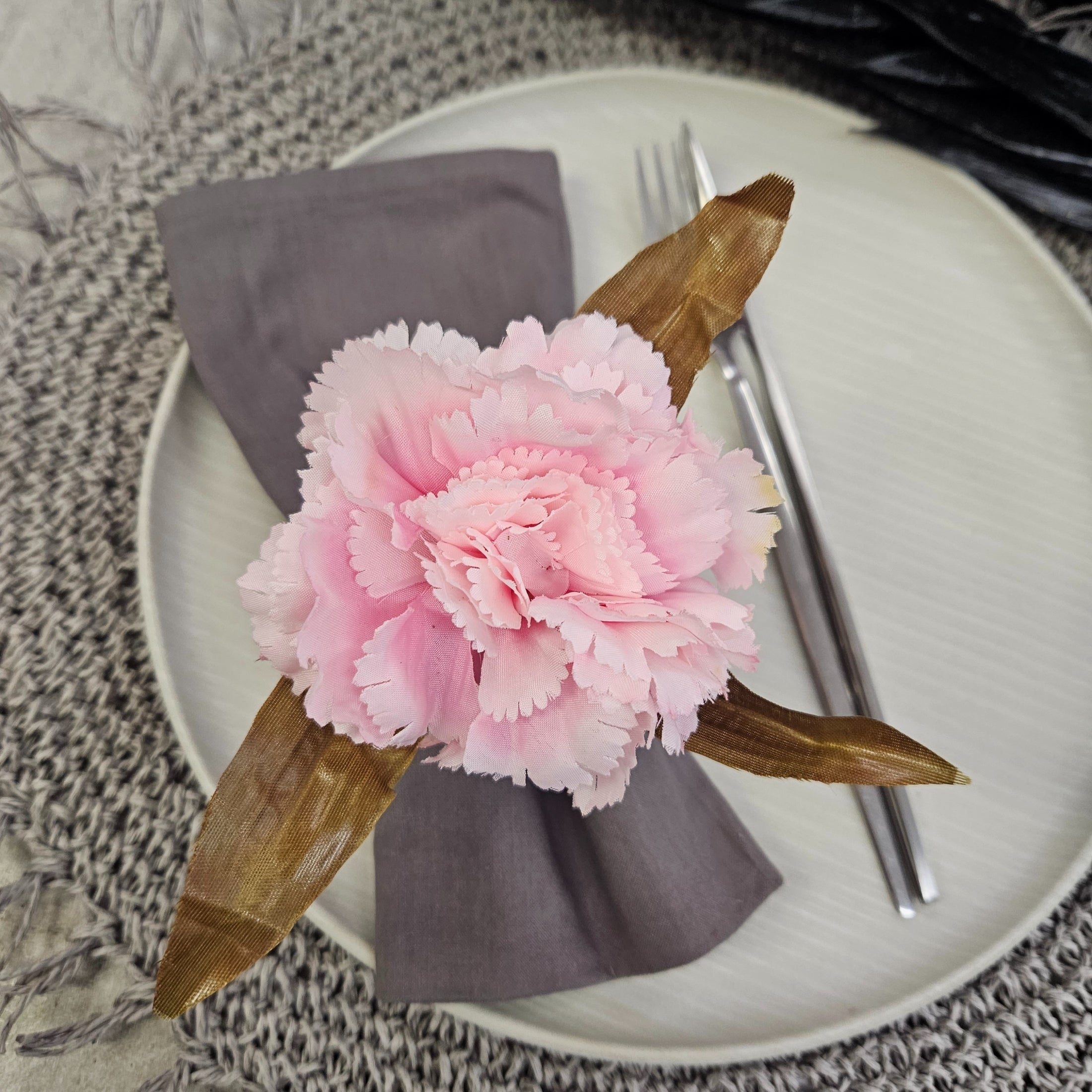 Maison Charlô | Set of 4 Rose Carnation Flower Napkin Rings for events, wedding, party, birthday-3
